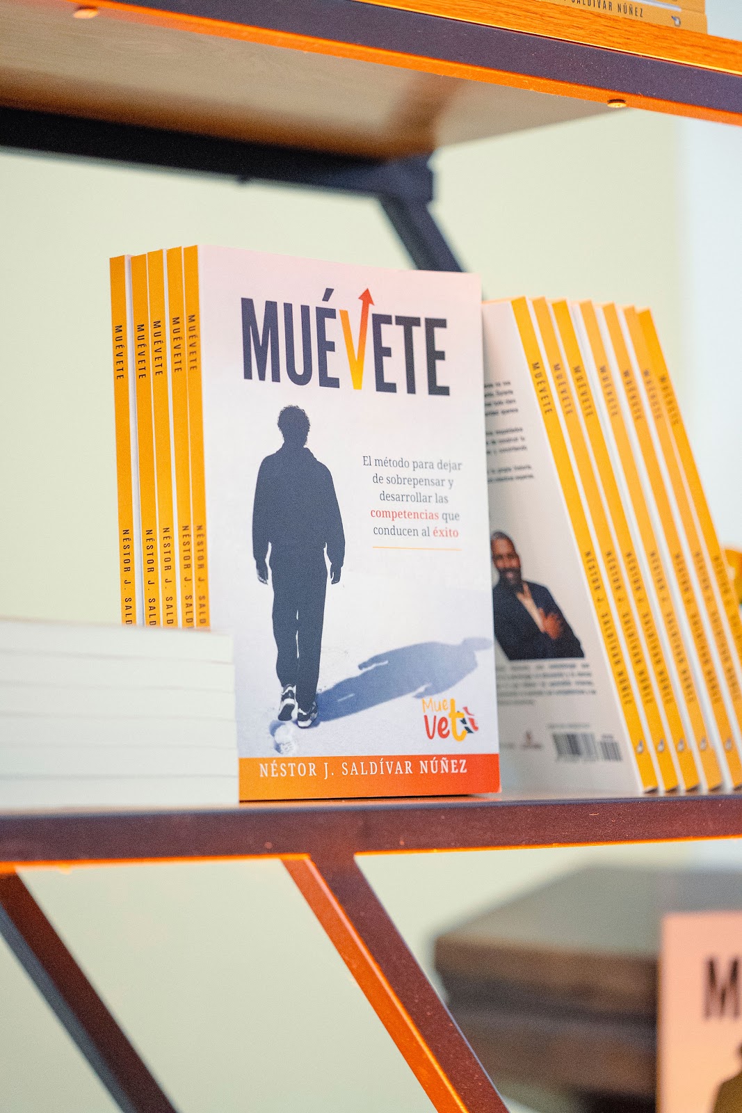 Ejemplares de MUÉVETE en exhibición